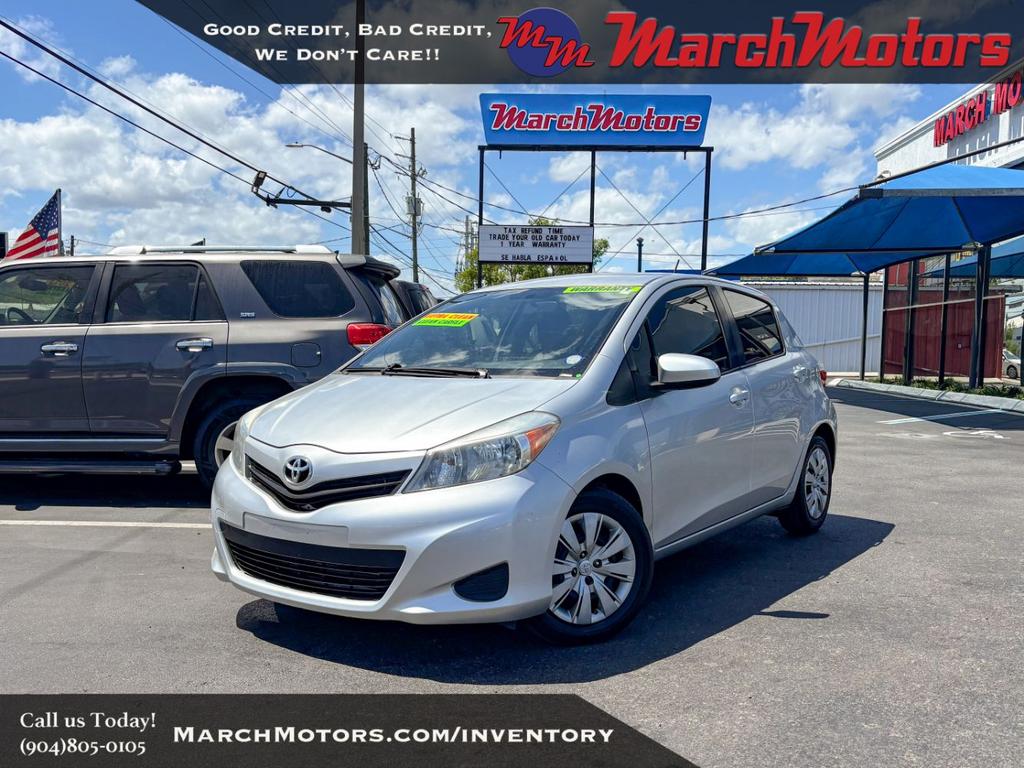 2013 Toyota Yaris LE