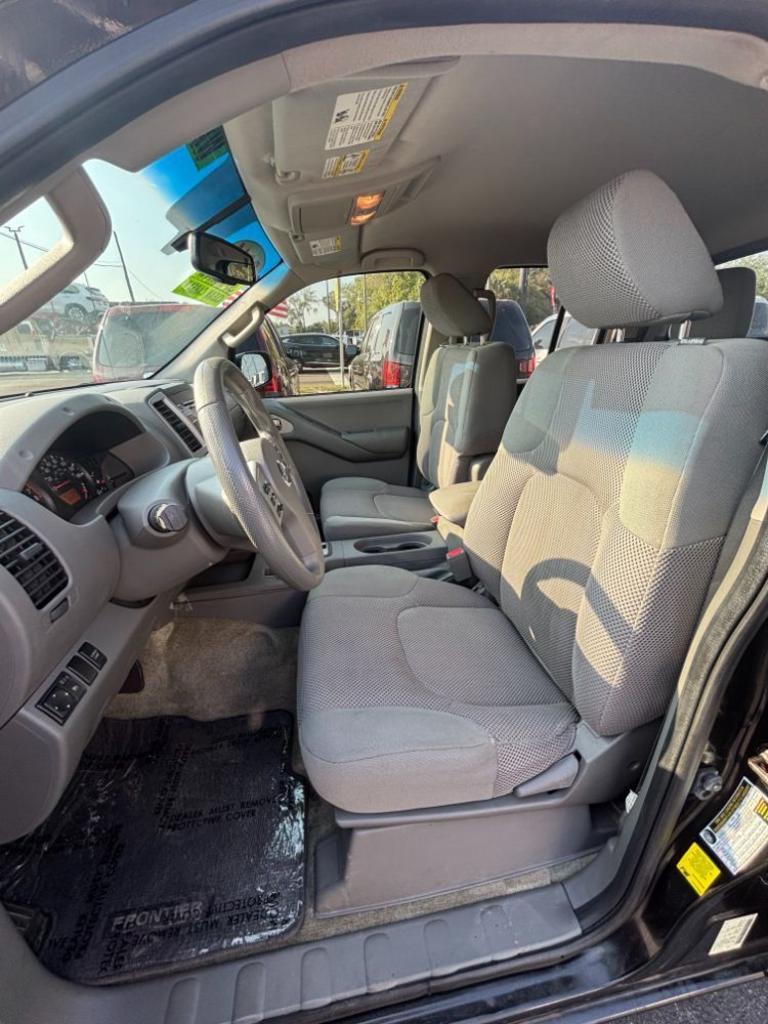 2014 Nissan Frontier SV - Photo 8