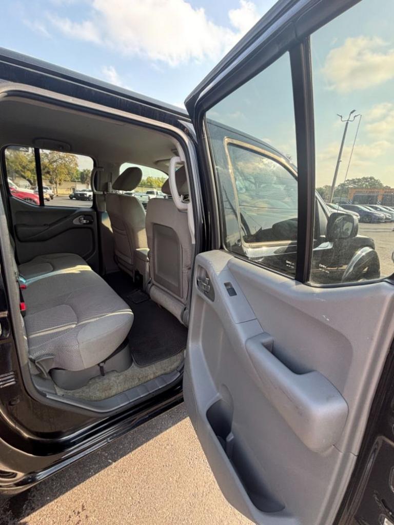 2014 Nissan Frontier SV - Photo 6